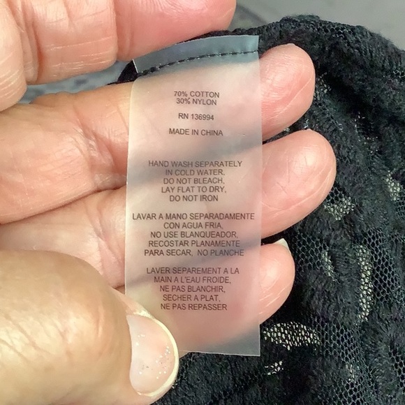 Capri Lace top see threw with embroidery. Pretty-split in back. Med NWT formal - Picture 16 of 16